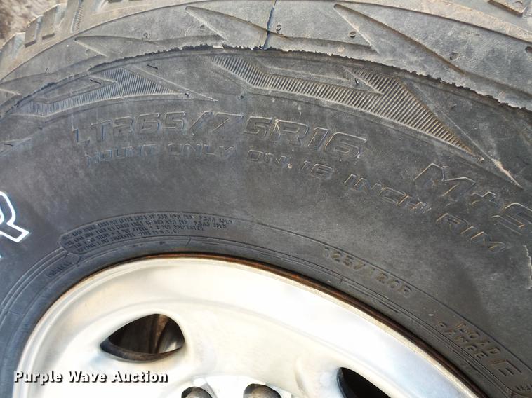 image for item DV9664 2001 GMC Sierra 2500HD Ext. Cab pickup truck