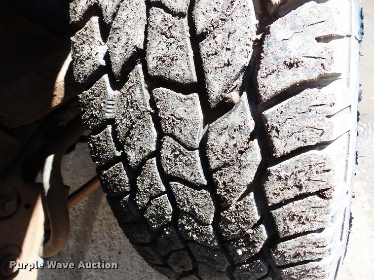 image for item DV9664 2001 GMC Sierra 2500HD Ext. Cab pickup truck