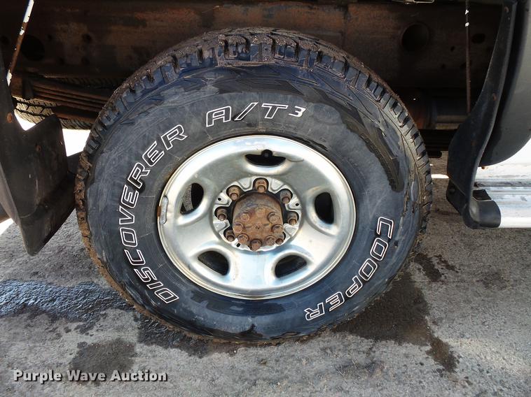 image for item DV9664 2001 GMC Sierra 2500HD Ext. Cab pickup truck