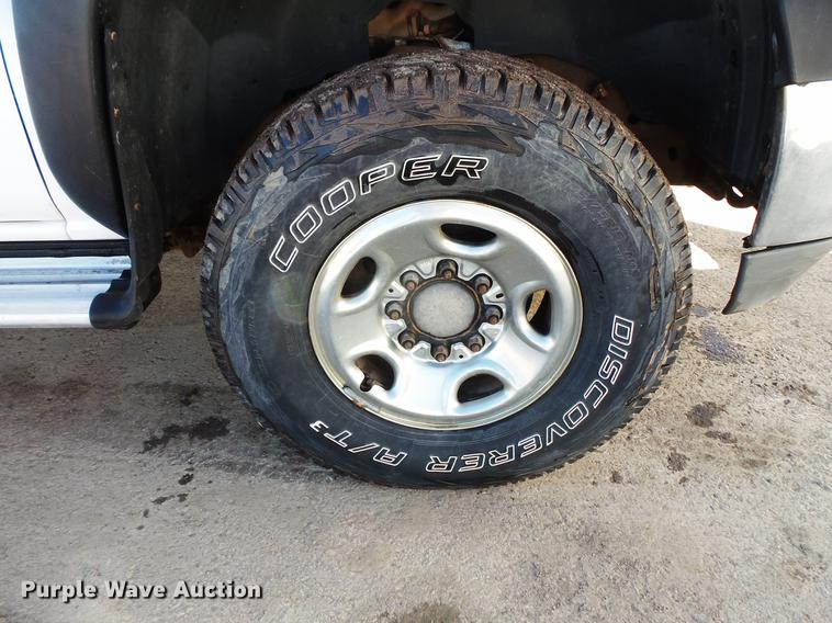 image for item DV9664 2001 GMC Sierra 2500HD Ext. Cab pickup truck