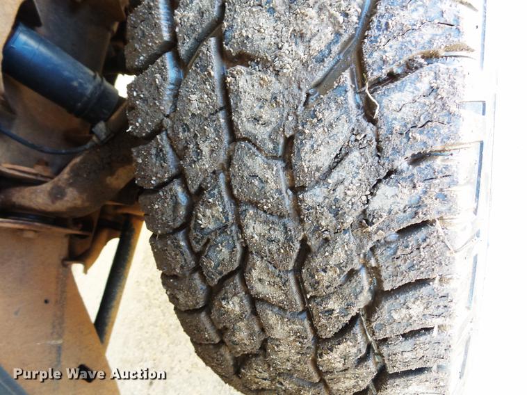 image for item DV9664 2001 GMC Sierra 2500HD Ext. Cab pickup truck