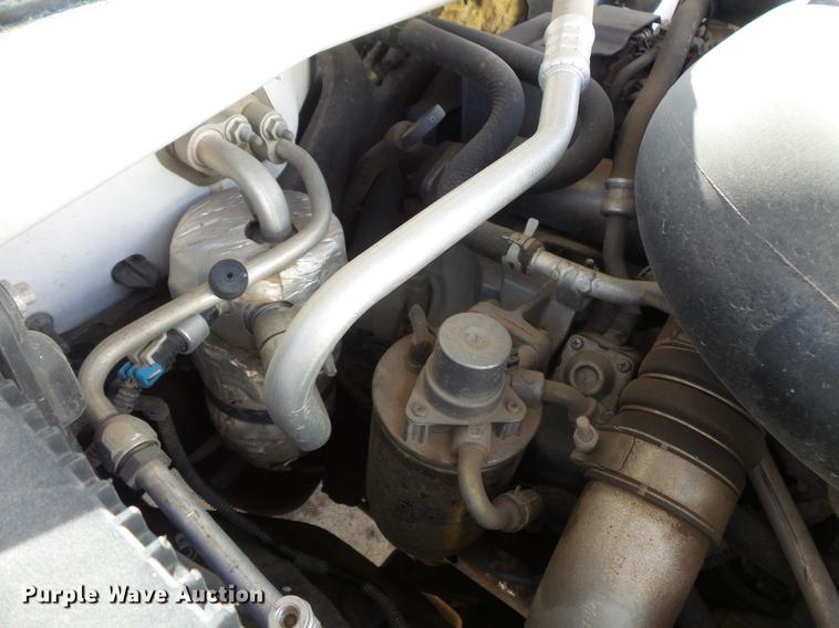 image for item DV9665 2004 GMC Sierra 2500HD Ext. Cab pickup truck