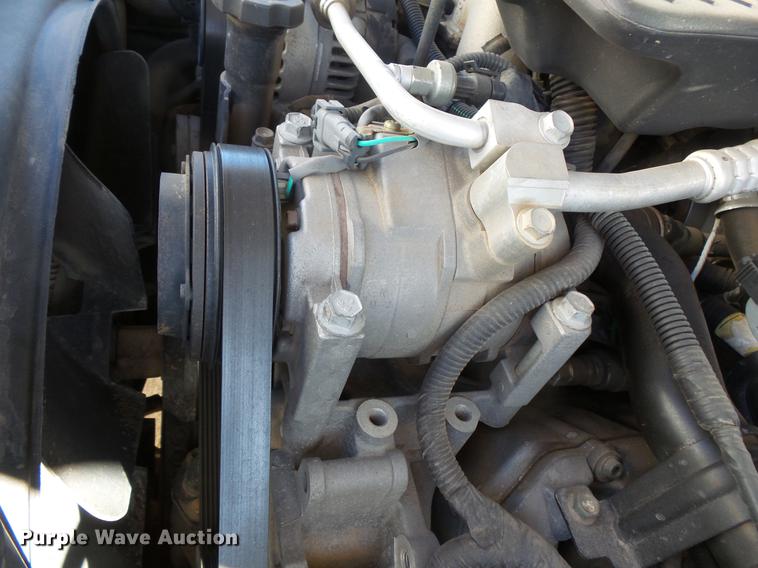 image for item DV9665 2004 GMC Sierra 2500HD Ext. Cab pickup truck