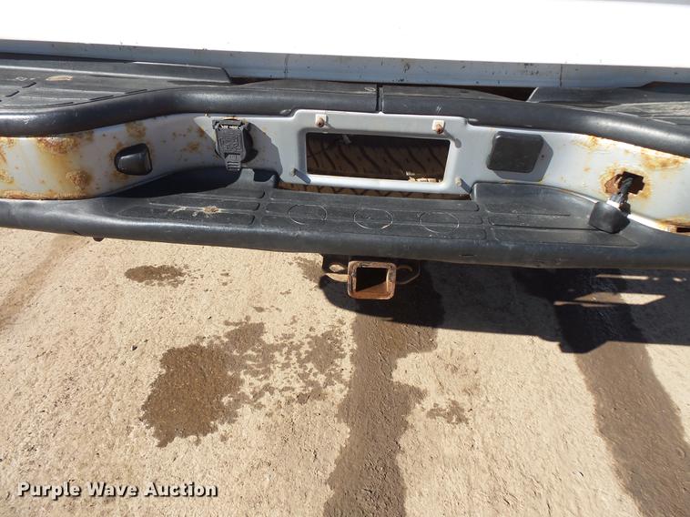 image for item DV9665 2004 GMC Sierra 2500HD Ext. Cab pickup truck