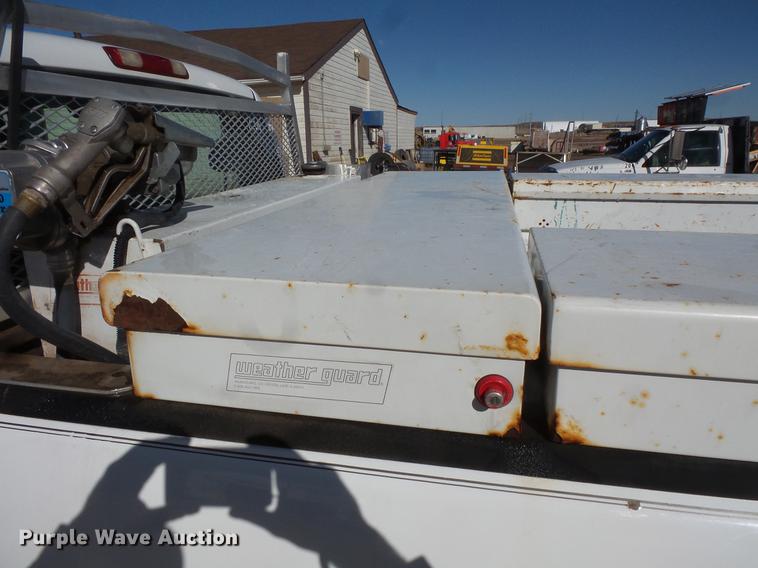 image for item DV9665 2004 GMC Sierra 2500HD Ext. Cab pickup truck