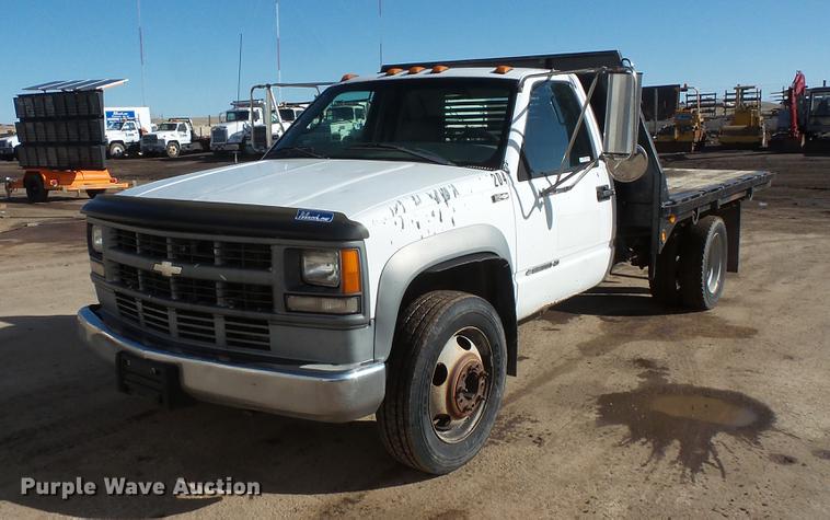 image for item DV9666 1997 Chevrolet 3500 flatbed pickup truck
