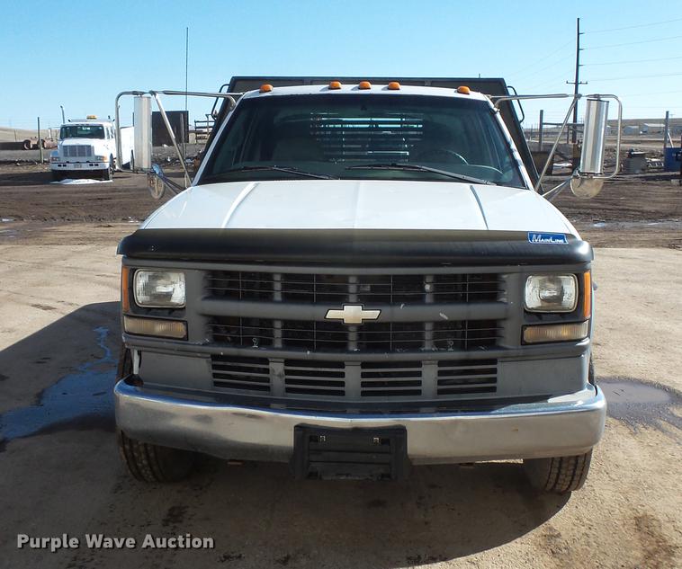 image for item DV9666 1997 Chevrolet 3500 flatbed pickup truck