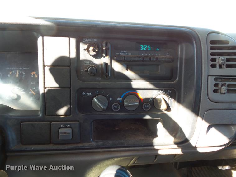 image for item DV9666 1997 Chevrolet 3500 flatbed pickup truck