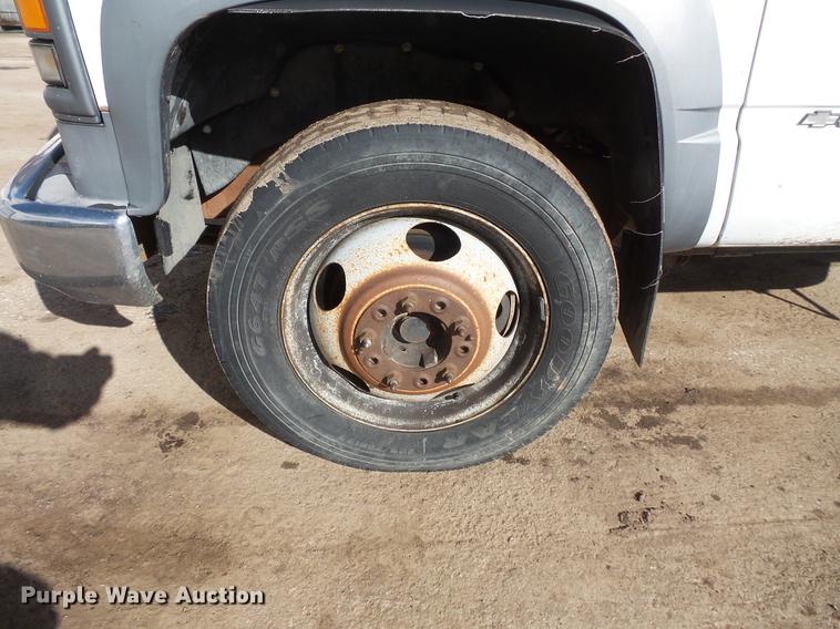 image for item DV9666 1997 Chevrolet 3500 flatbed pickup truck