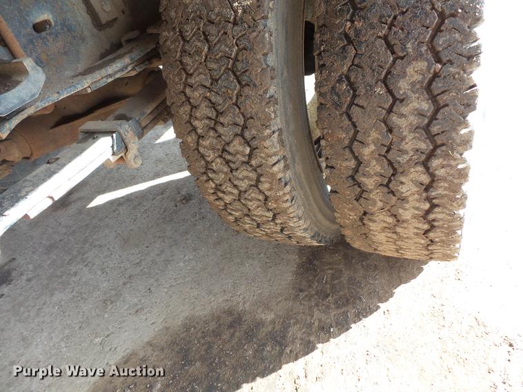 image for item DV9666 1997 Chevrolet 3500 flatbed pickup truck