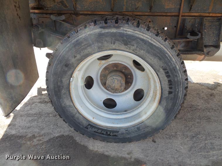 image for item DV9666 1997 Chevrolet 3500 flatbed pickup truck