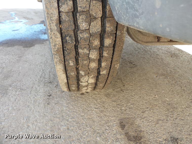 image for item DV9666 1997 Chevrolet 3500 flatbed pickup truck