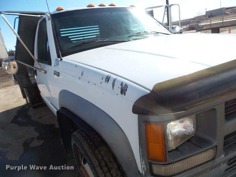 image for item DV9666 1997 Chevrolet 3500 flatbed pickup truck