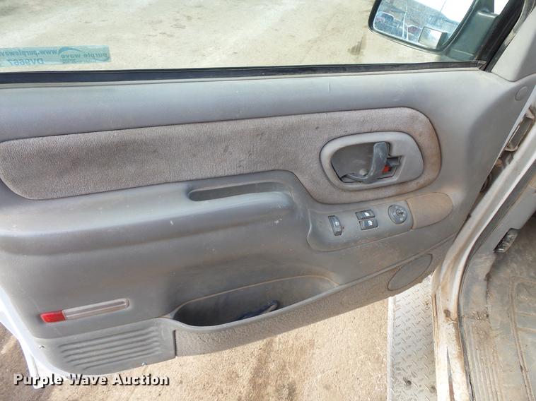 image for item DV9667 1998 GMC Sierra 2500 Ext. Cab utility bed pickup truck