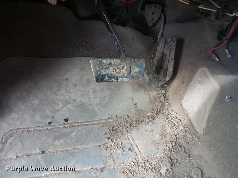 image for item DV9667 1998 GMC Sierra 2500 Ext. Cab utility bed pickup truck