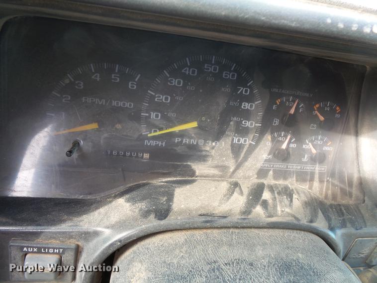 image for item DV9667 1998 GMC Sierra 2500 Ext. Cab utility bed pickup truck