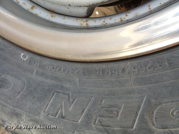 image for item DV9667 1998 GMC Sierra 2500 Ext. Cab utility bed pickup truck