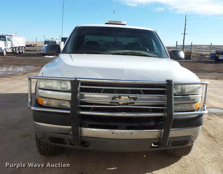 image for item DV9668 2001 Chevrolet Silverado 2500HD Ext. Cab pickup truck
