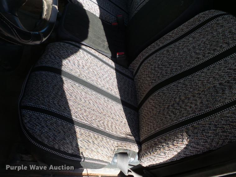 image for item DV9668 2001 Chevrolet Silverado 2500HD Ext. Cab pickup truck