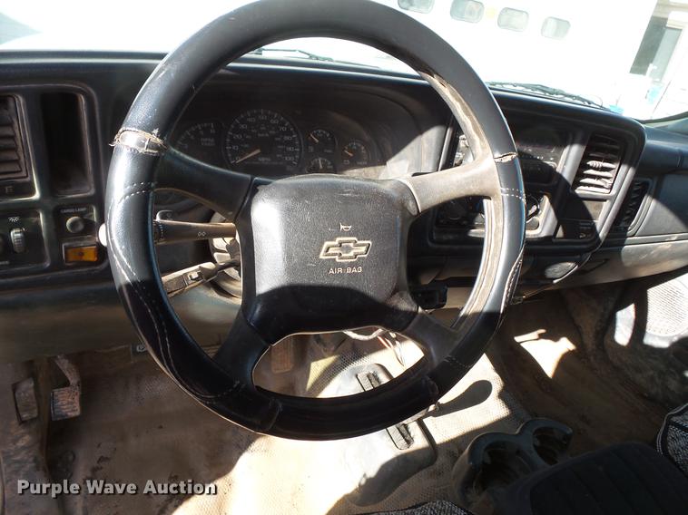 image for item DV9668 2001 Chevrolet Silverado 2500HD Ext. Cab pickup truck