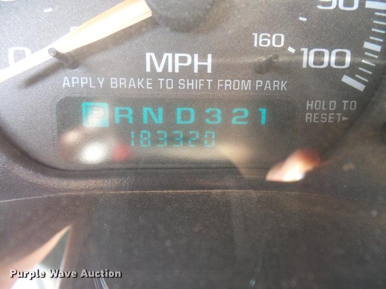 image for item DV9668 2001 Chevrolet Silverado 2500HD Ext. Cab pickup truck