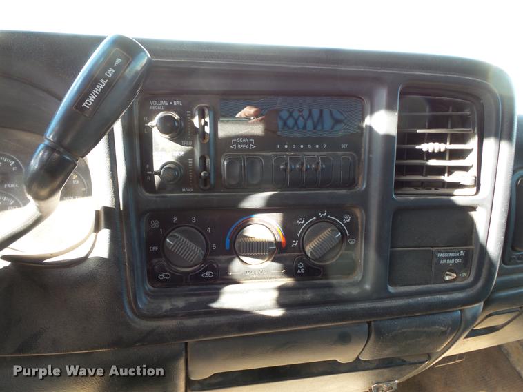 image for item DV9668 2001 Chevrolet Silverado 2500HD Ext. Cab pickup truck