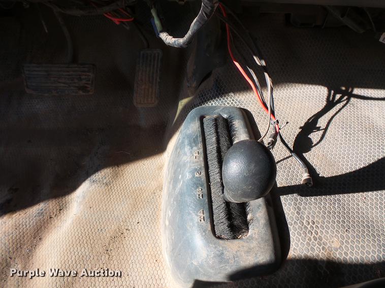 image for item DV9668 2001 Chevrolet Silverado 2500HD Ext. Cab pickup truck