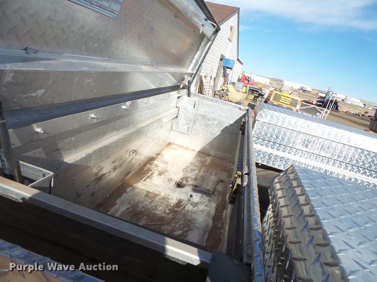 image for item DV9668 2001 Chevrolet Silverado 2500HD Ext. Cab pickup truck