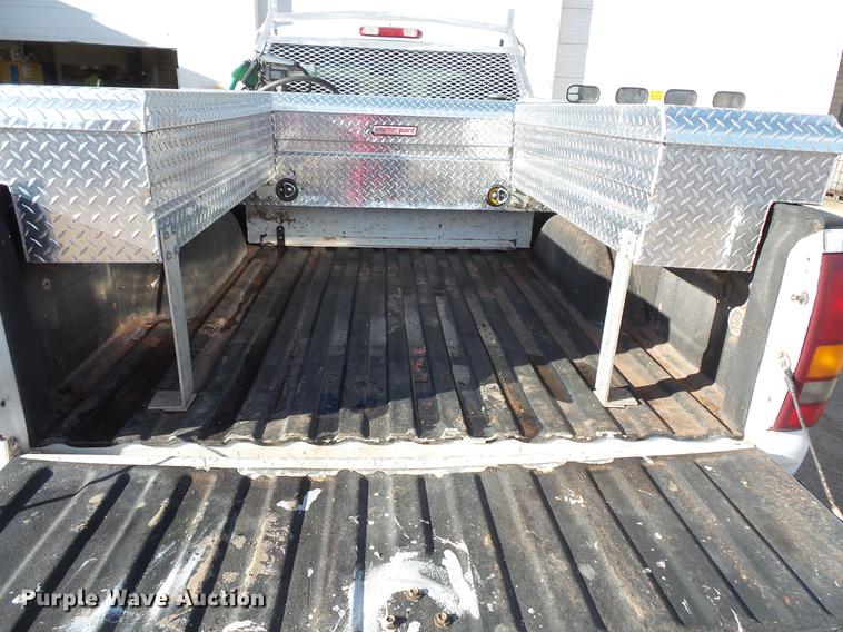 image for item DV9668 2001 Chevrolet Silverado 2500HD Ext. Cab pickup truck