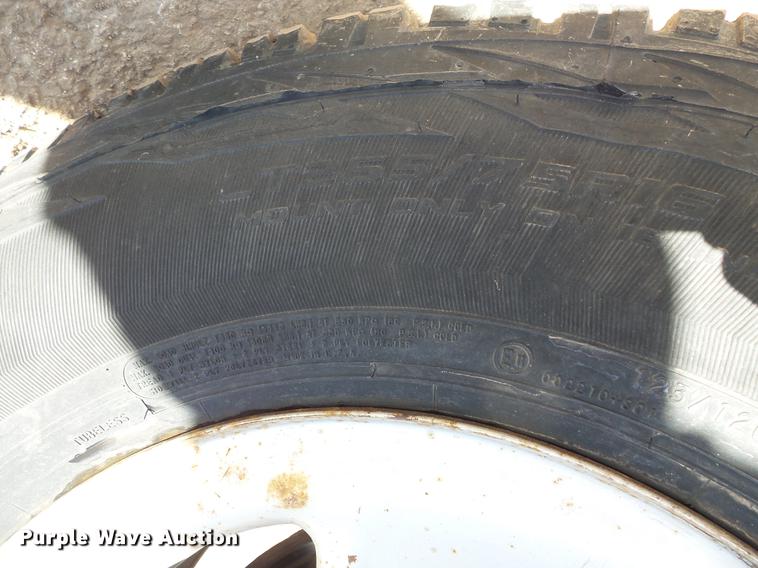 image for item DV9668 2001 Chevrolet Silverado 2500HD Ext. Cab pickup truck