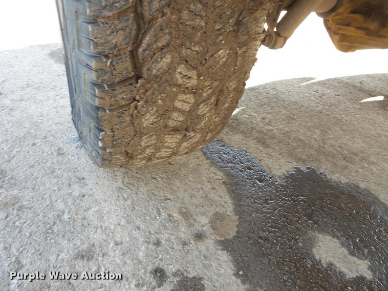 image for item DV9668 2001 Chevrolet Silverado 2500HD Ext. Cab pickup truck