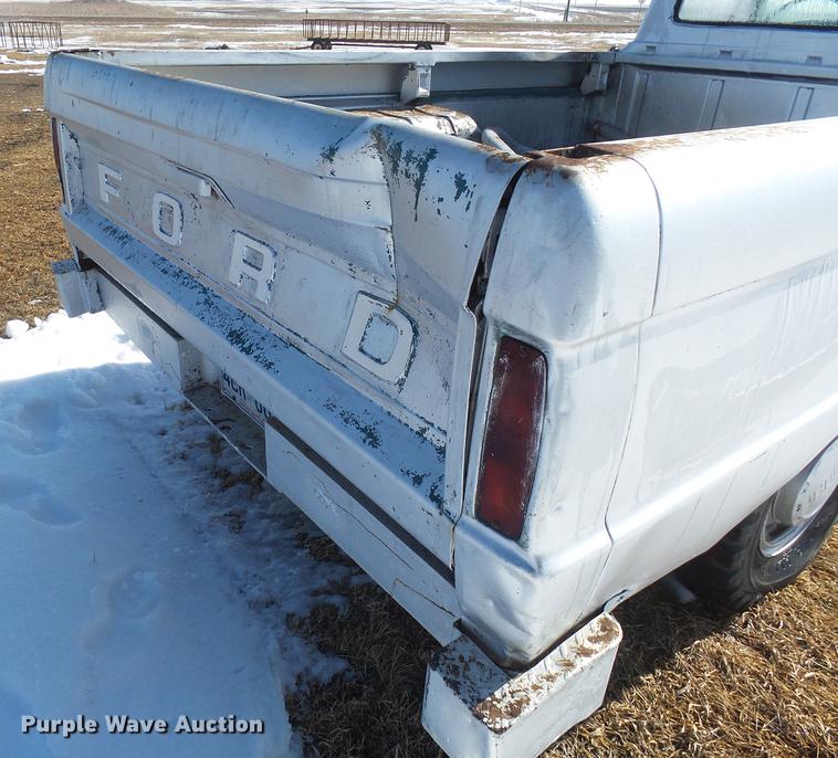 image for item DX9052 1966 Ford F250 pickup truck