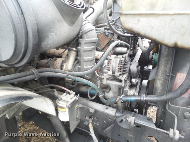 image for item DZ9217 2002 International 4900 refuse truck