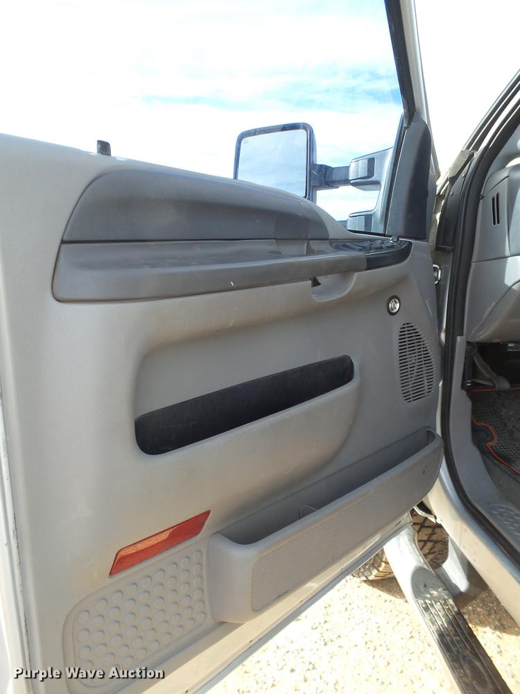 image for item EI9549 2000 Ford F350 Crew Cab pickup truck