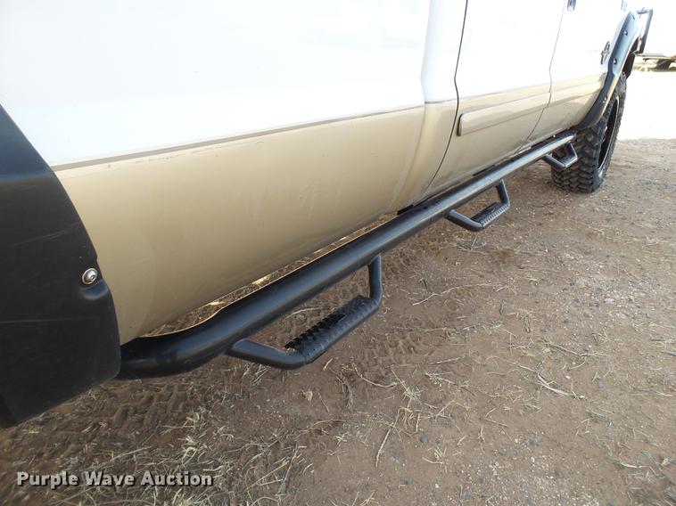 image for item EI9550 2001 Ford F350 Crew Cab pickup truck