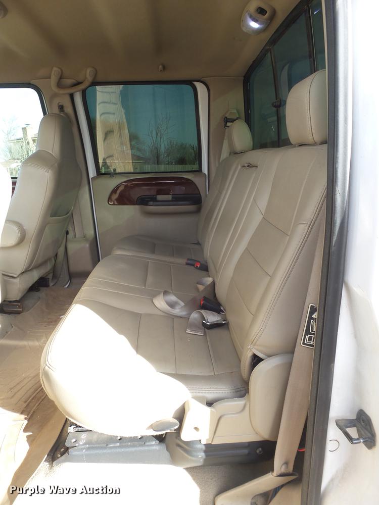 image for item EI9550 2001 Ford F350 Crew Cab pickup truck