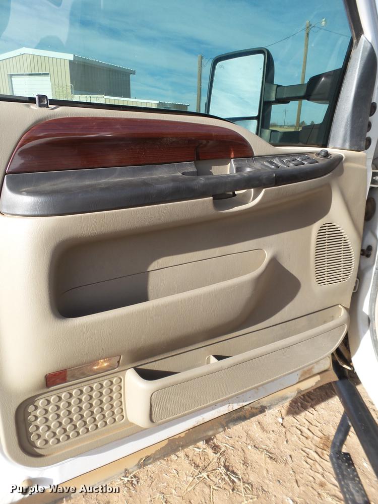 image for item EI9550 2001 Ford F350 Crew Cab pickup truck