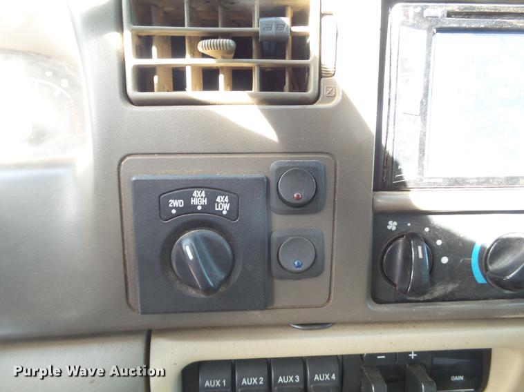 image for item EI9550 2001 Ford F350 Crew Cab pickup truck