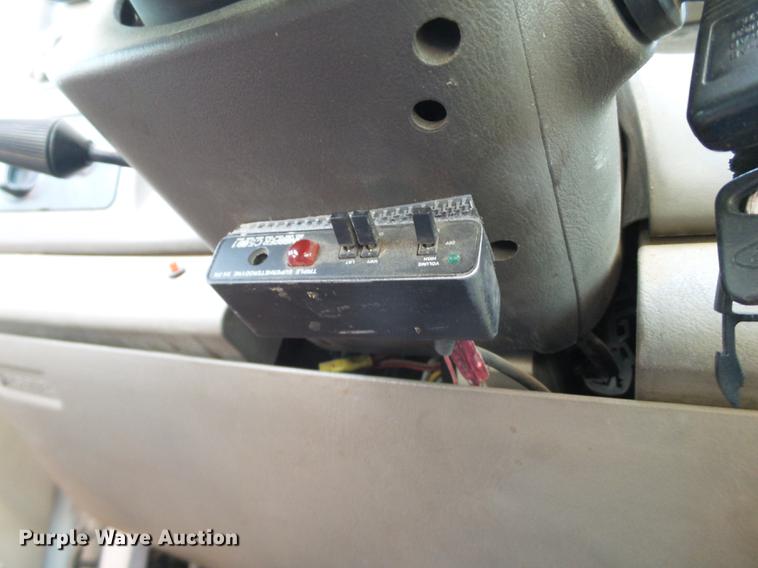 image for item EI9550 2001 Ford F350 Crew Cab pickup truck