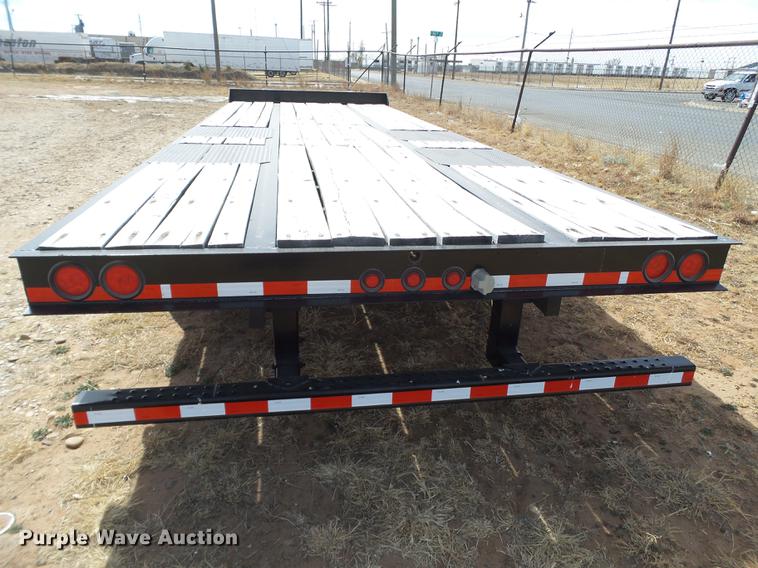 image for item EI9551 2013 Eager Beaver equipment trailer