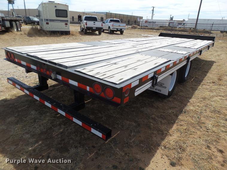 image for item EI9551 2013 Eager Beaver equipment trailer