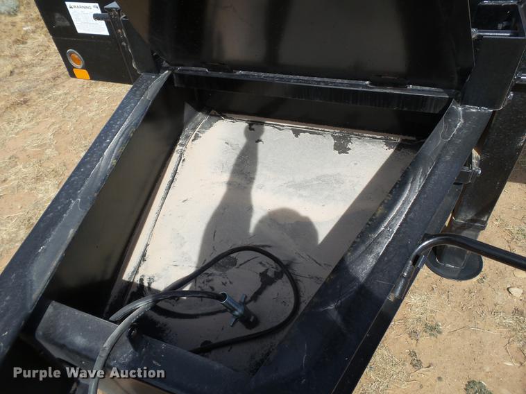 image for item EI9551 2013 Eager Beaver equipment trailer