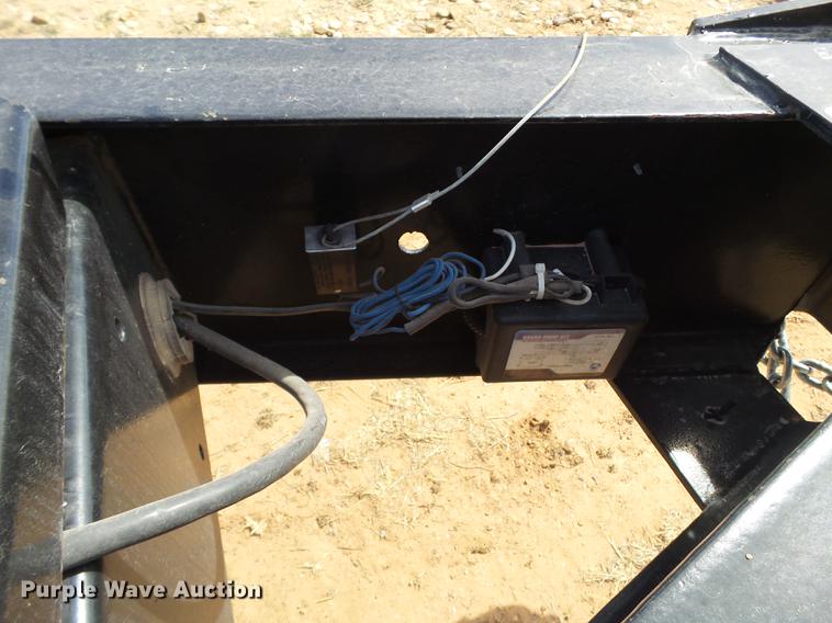 image for item EI9551 2013 Eager Beaver equipment trailer