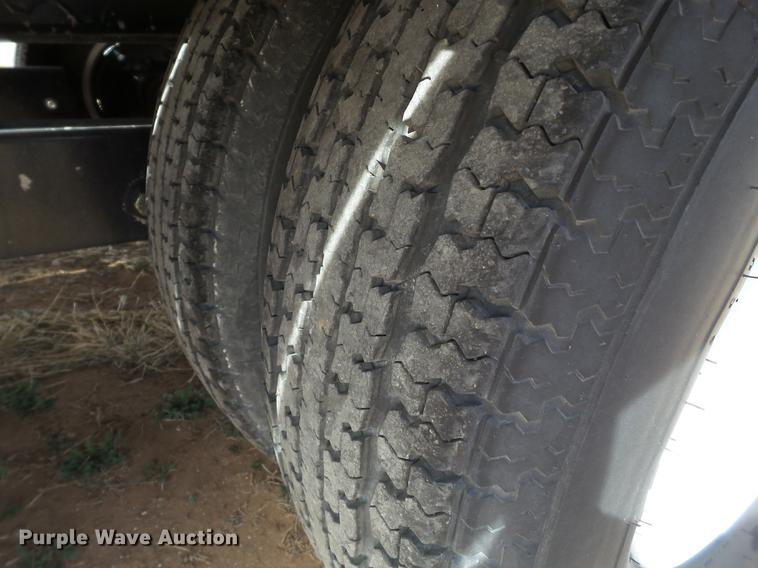 image for item EI9551 2013 Eager Beaver equipment trailer