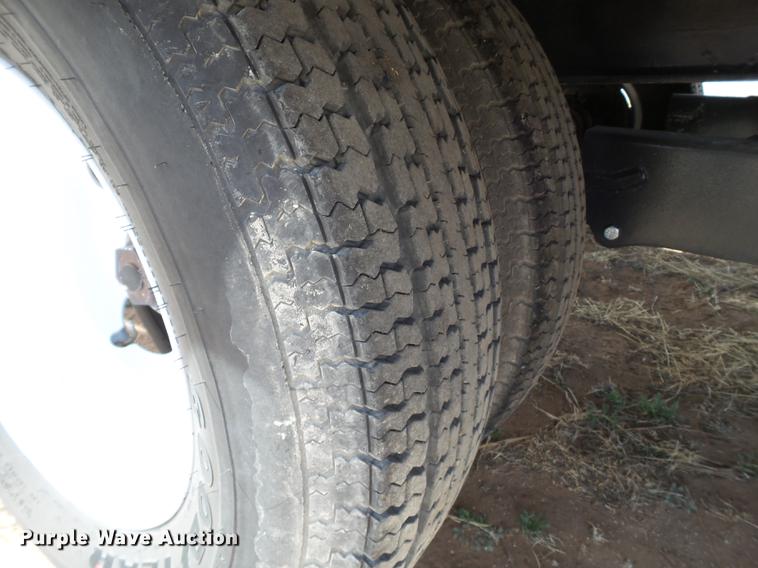 image for item EI9551 2013 Eager Beaver equipment trailer