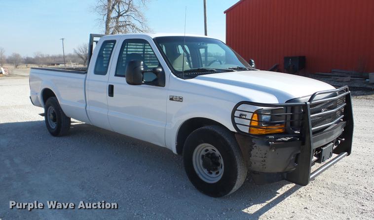 image for item EI9773 2001 Ford F250 SuperCab pickup truck