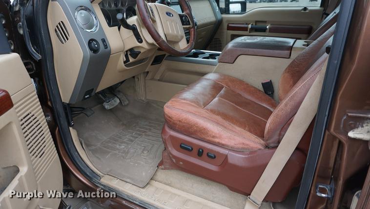 image for item EJ9305 2011 Ford F250 Super Duty King Ranch Crew Cab pickup truck