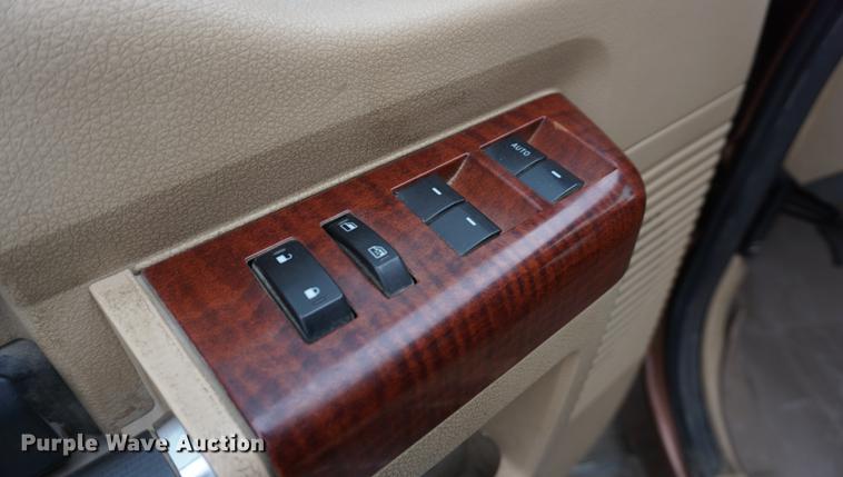 image for item EJ9305 2011 Ford F250 Super Duty King Ranch Crew Cab pickup truck