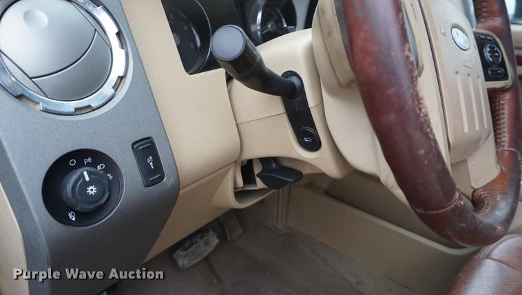 image for item EJ9305 2011 Ford F250 Super Duty King Ranch Crew Cab pickup truck