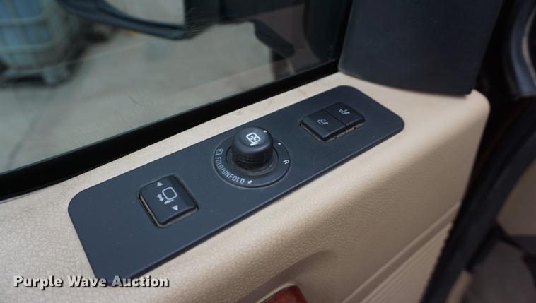 image for item EJ9305 2011 Ford F250 Super Duty King Ranch Crew Cab pickup truck